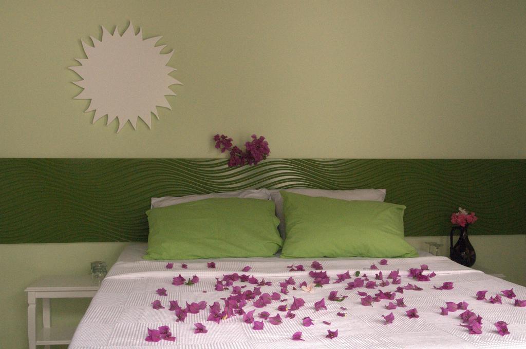 Pasalimani Hotel Çeşme Bilik gambar