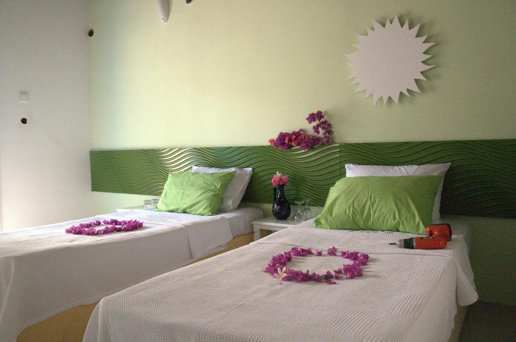Pasalimani Hotel Çeşme Bilik gambar