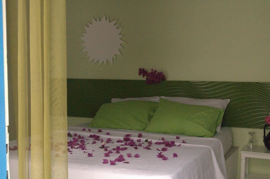 Pasalimani Hotel Çeşme Bilik gambar